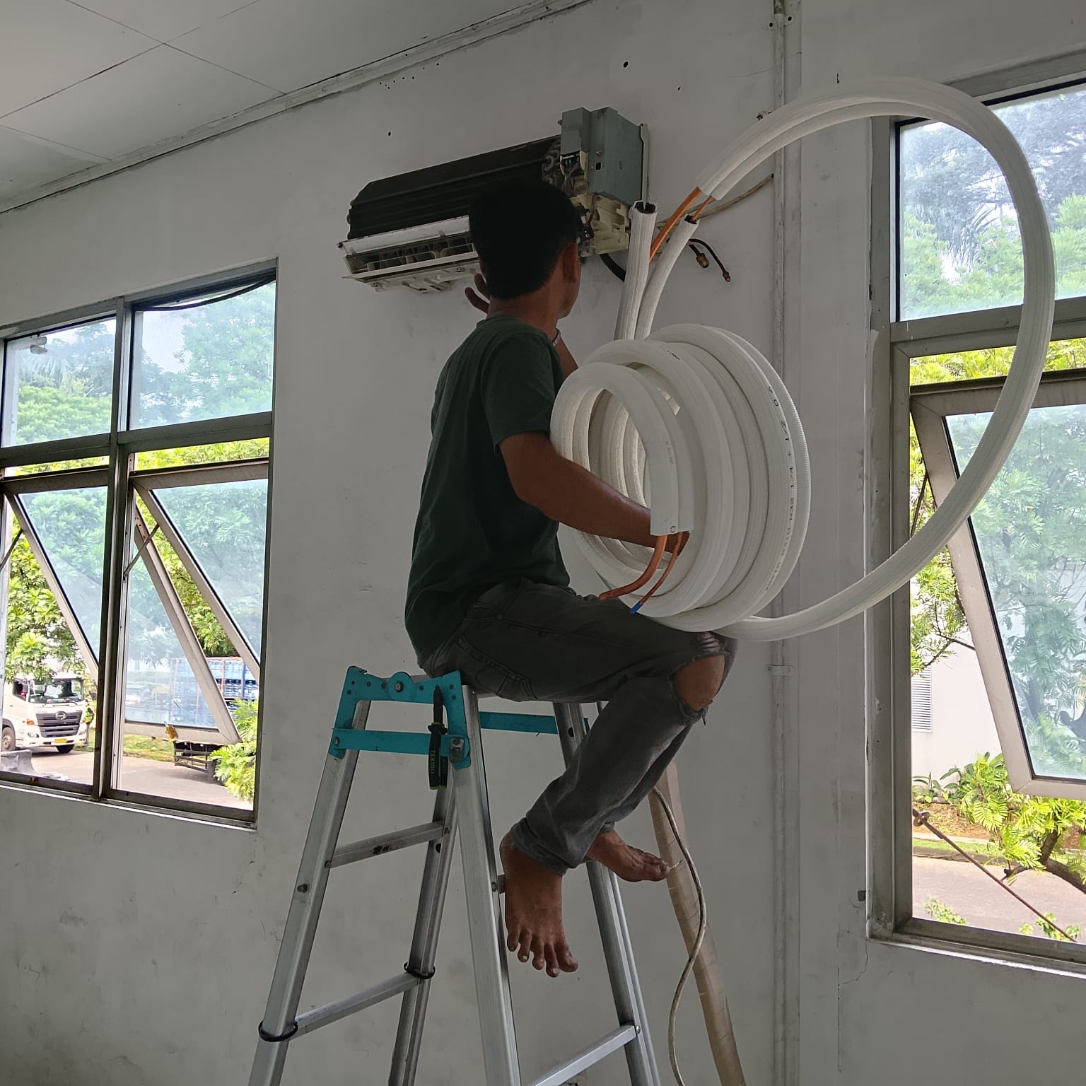 Pemasangan Pipa AC