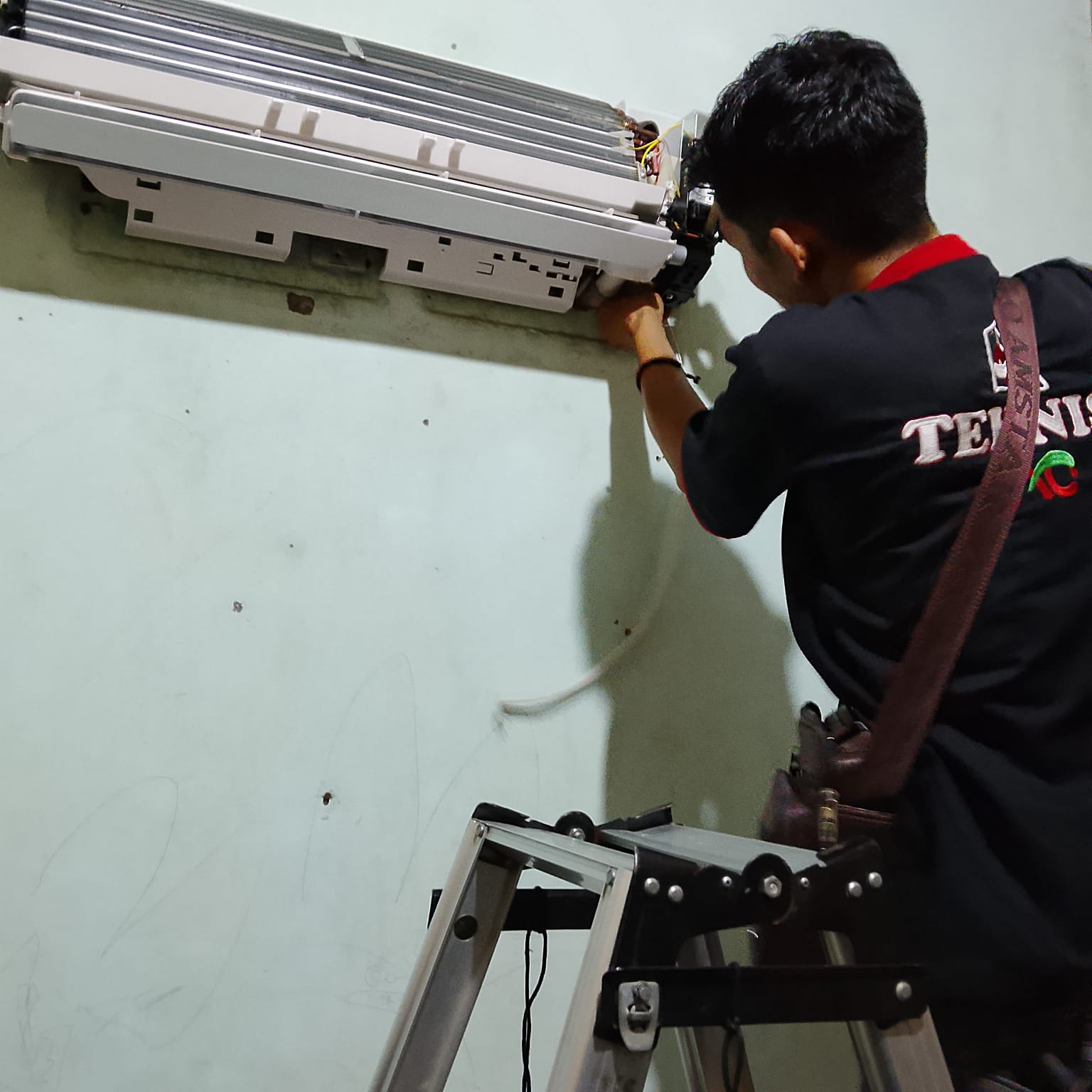 Perbaikan Unit Indoor