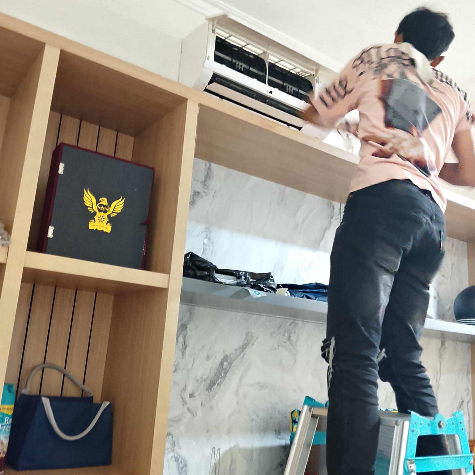 Pembersihan AC Modern